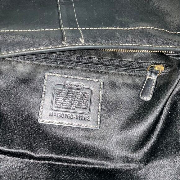 VINTAGE COACH ERGO BLACK LEATHER FRONT POCKET HALF MOON SHOULDER BAG - Picture 11 of 16